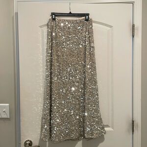 Champagne/Gold Sequin midi skirt. Elastic waistband, fully lined. Old Navy Med.
